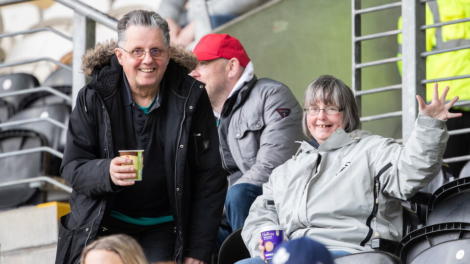Fan Gallery | Hull v Swans