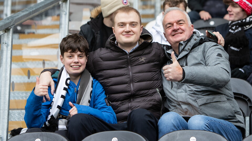 Fan Gallery | Hull v Swans
