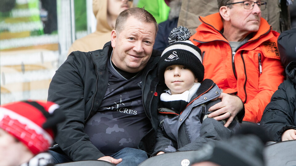 Fan Gallery | Hull v Swans