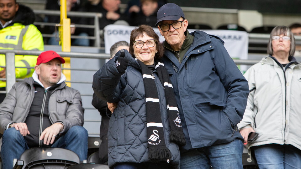 Fan Gallery | Hull v Swans