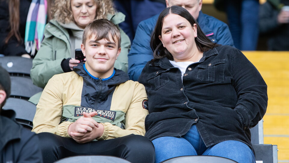 Fan Gallery | Hull v Swans