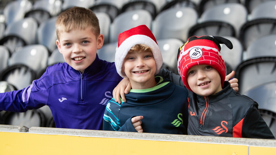 Fan Gallery | Hull v Swans