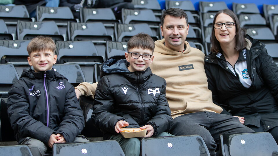 Fan Gallery | Swans v QPR