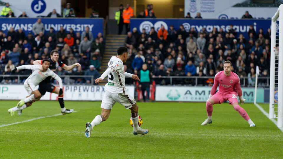 Gallery | Swans v Luton