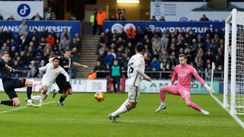 Gallery | Swans v Luton