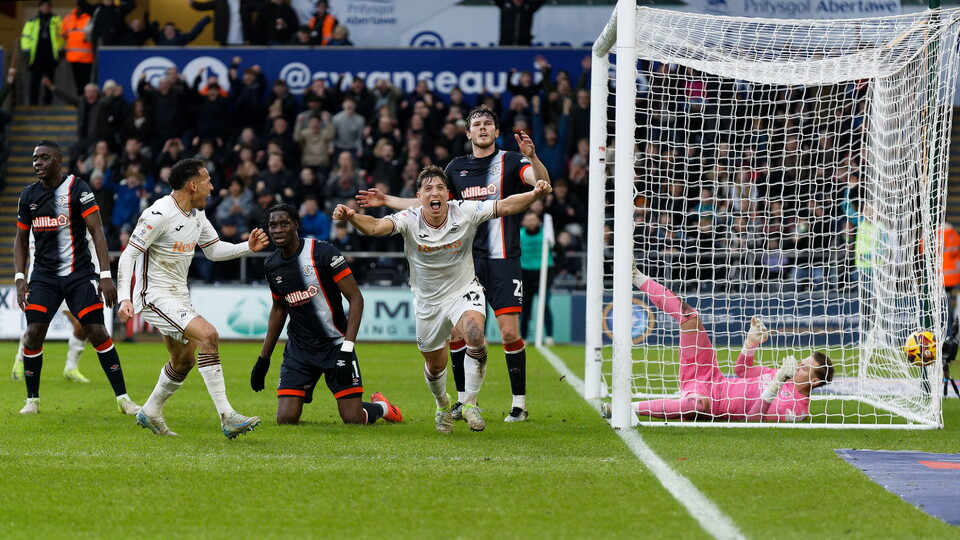 Gallery | Swans v Luton
