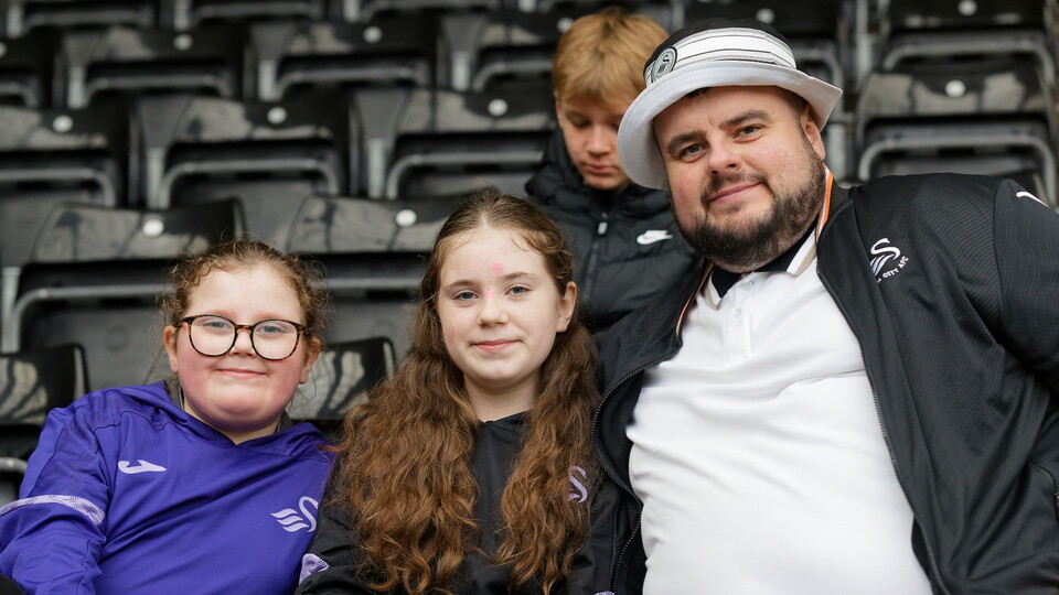 Fan Gallery | Swansea v Portsmouth 
