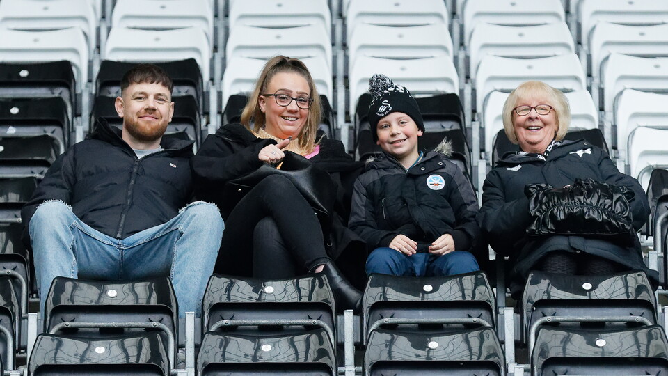 Fan Gallery | Swansea v Portsmouth 