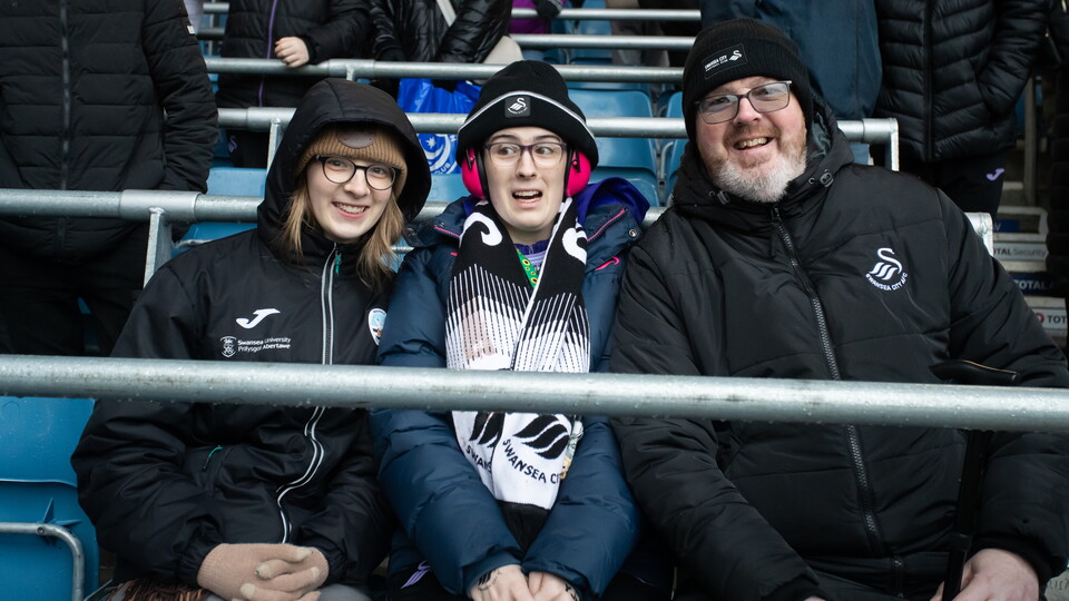 Fan Gallery | Portsmouth v Swansea City