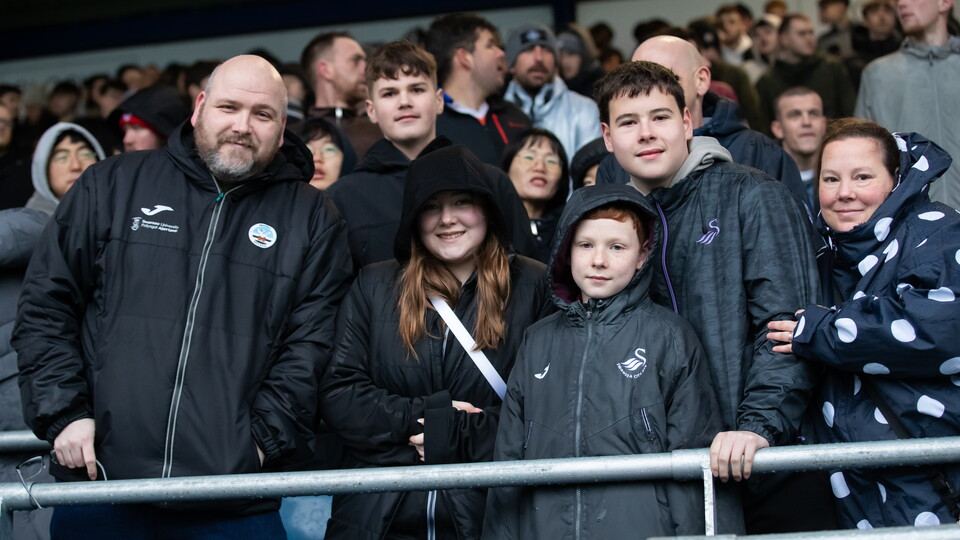 Fan Gallery | Portsmouth v Swansea City