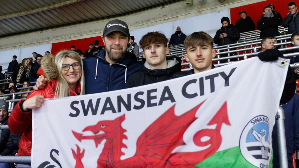 Fan Gallery | Southampton v Swans