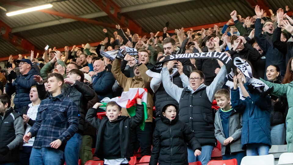 Fan Gallery | Bristol City v Swans