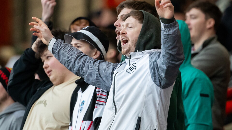 Fan Gallery | Bristol City v Swans