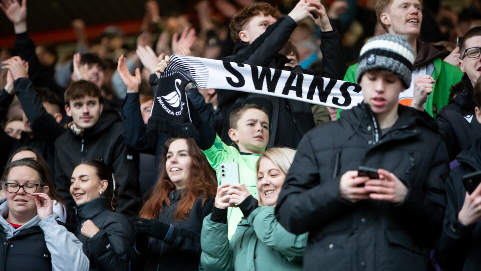 Fan Gallery | Bristol City v Swans