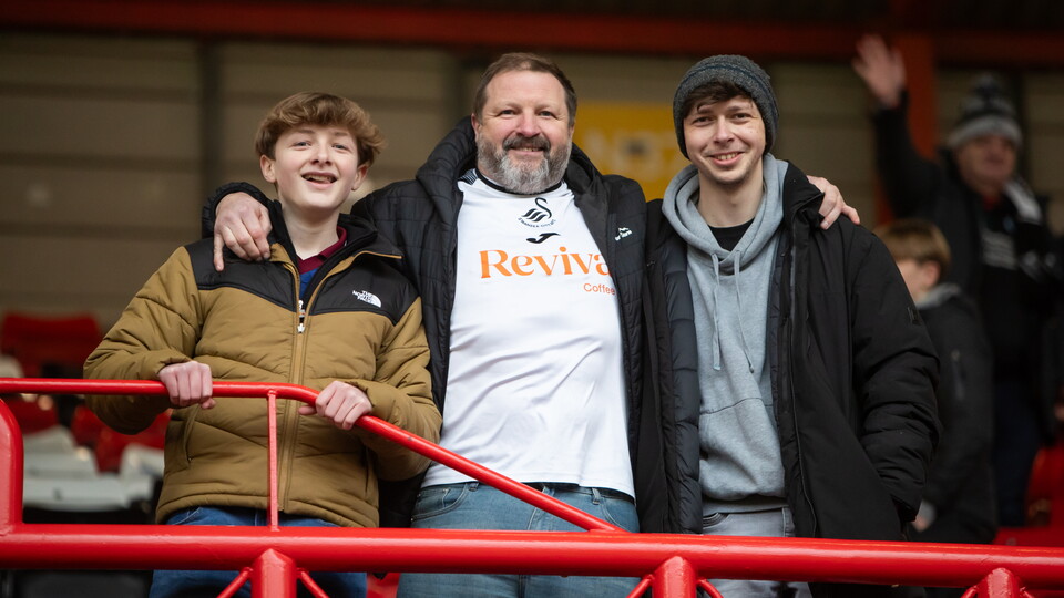 Fan Gallery | Bristol City v Swans