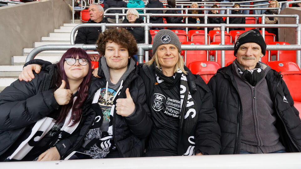 Fan gallery | Stoke v Swans