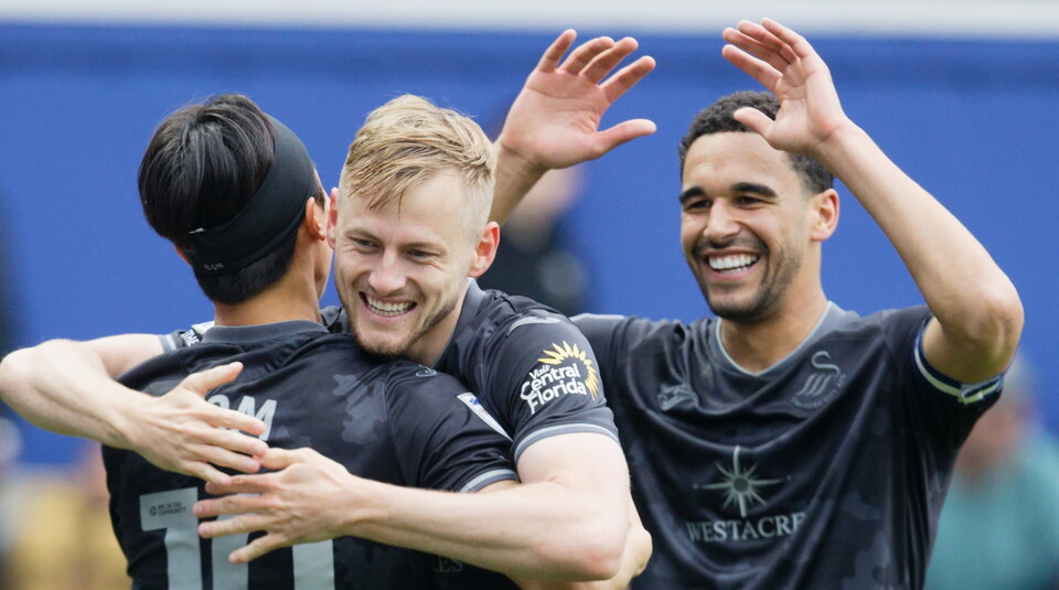 Gallery | QPR v Swans