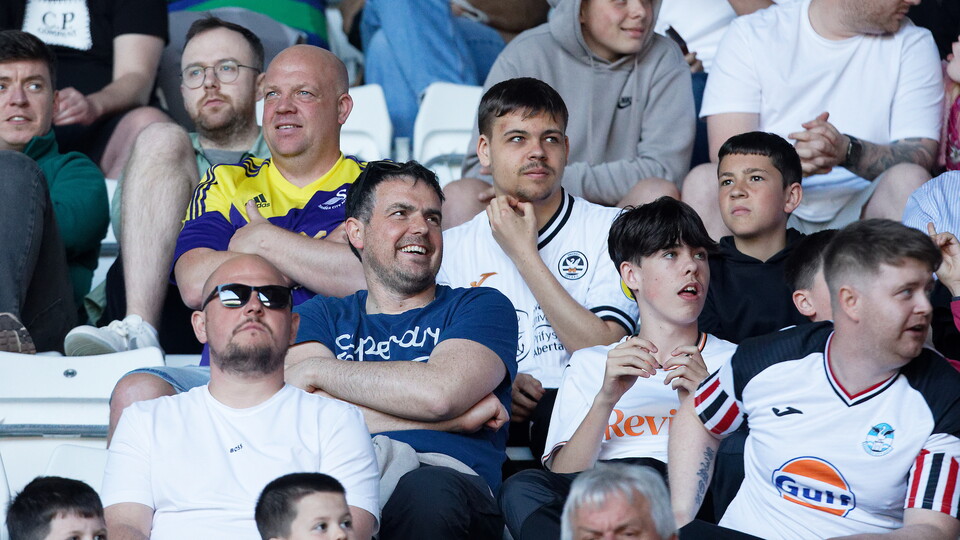 Fan Gallery | swans v Derby County