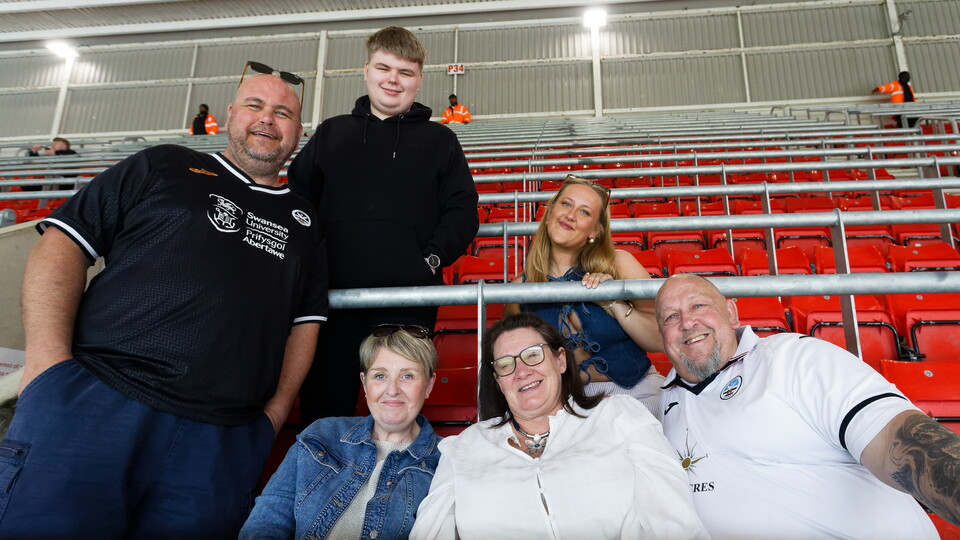 Fan Gallery | Sunderland v Swans