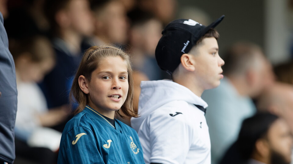 Fan Gallery | QPR vs Swans