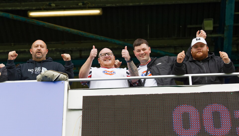 Fan Gallery | QPR vs Swans