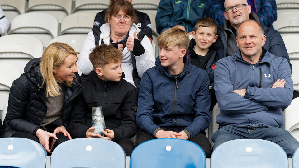 Fan Gallery | QPR vs Swans