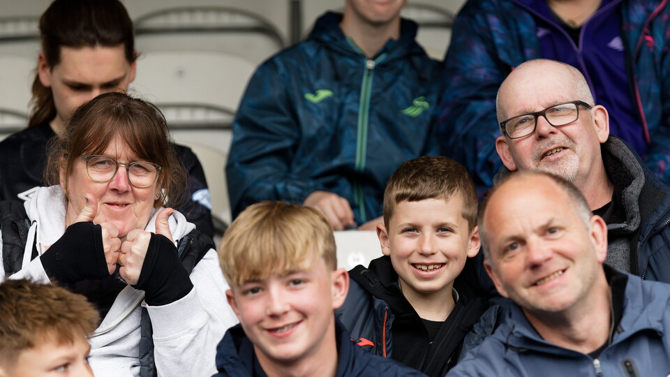 Fan Gallery | QPR vs Swans