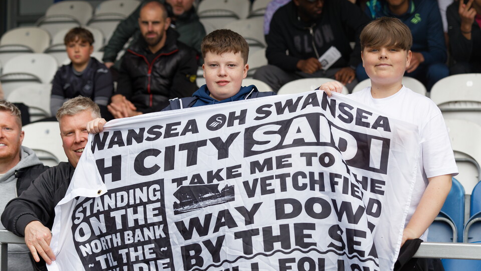 Fan Gallery | QPR vs Swans