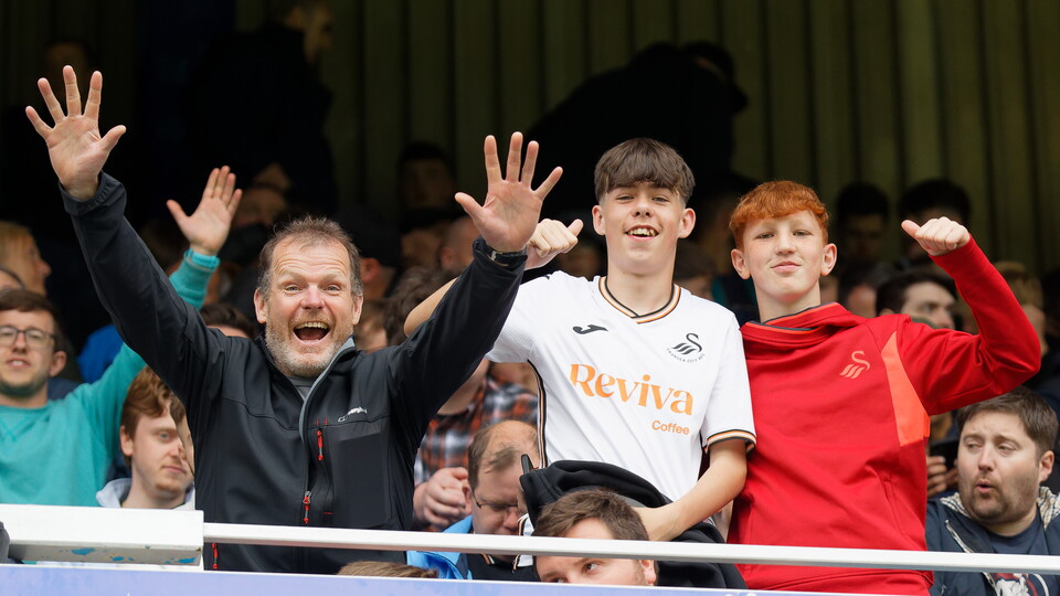 Fan Gallery | QPR vs Swans