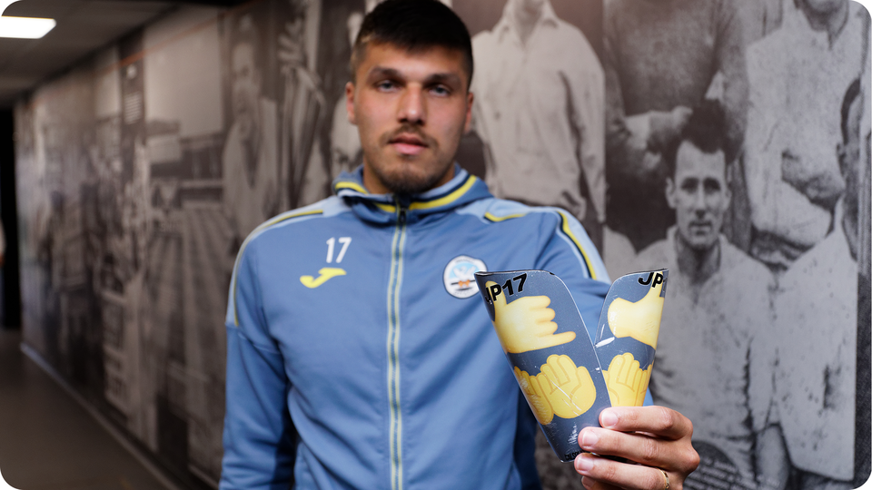 Joel Piröe shinpads