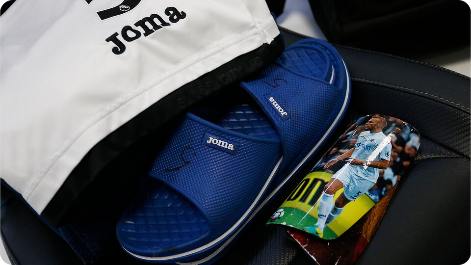 Mike van der Hoorn shinpads