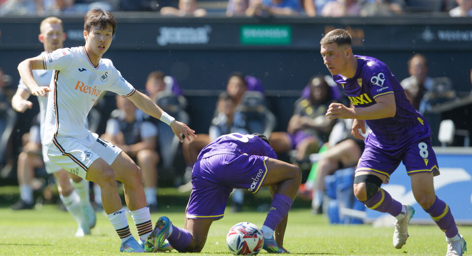 Gallery | Swans v Oxford United