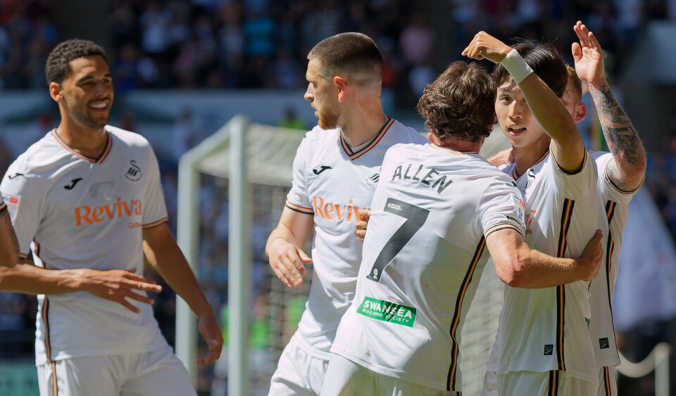 Gallery | Swans v Oxford United