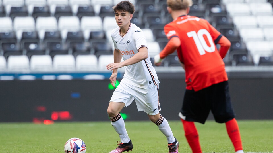 Gallery Swans v Luton U17