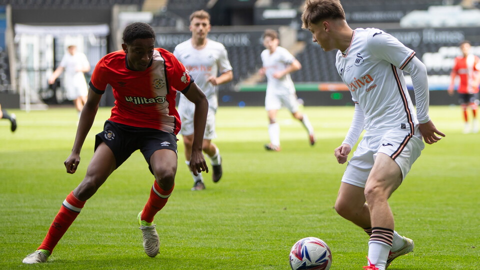Gallery Swans U17s v Luton Town U17s