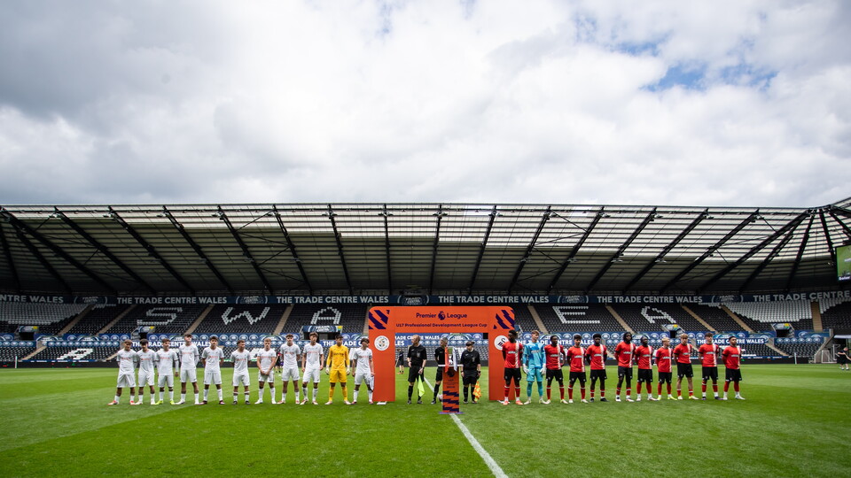 Gallery Swans U17s v Luton Town U17s