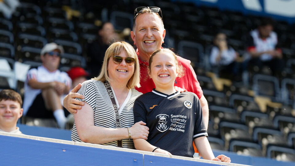Fan Gallery | Swansea City v Oxford United