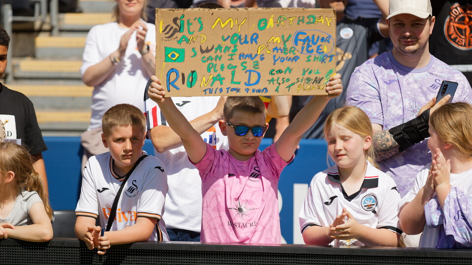 Fan Gallery | Swansea City v Oxford United