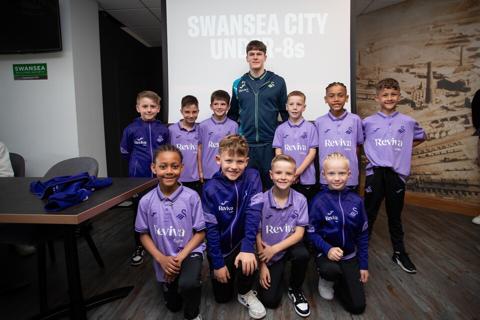 Gallery | Swans U9s signing day