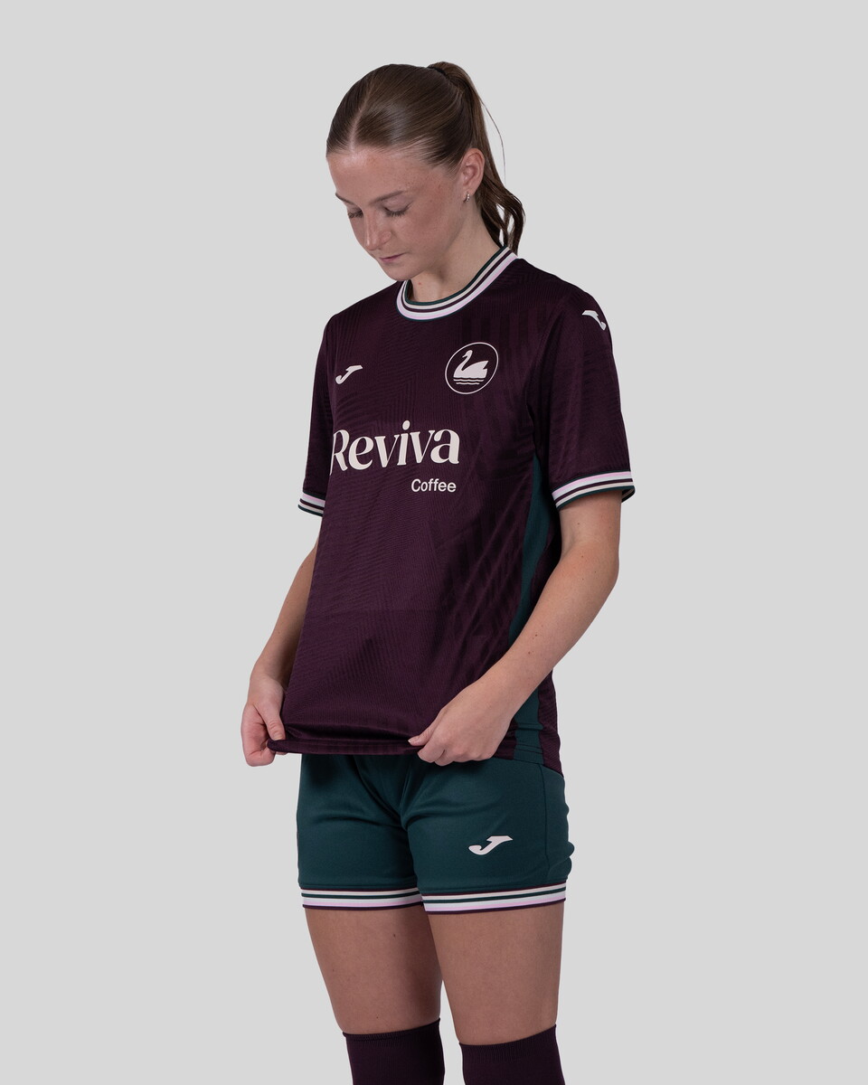 womans-away-look-down.png