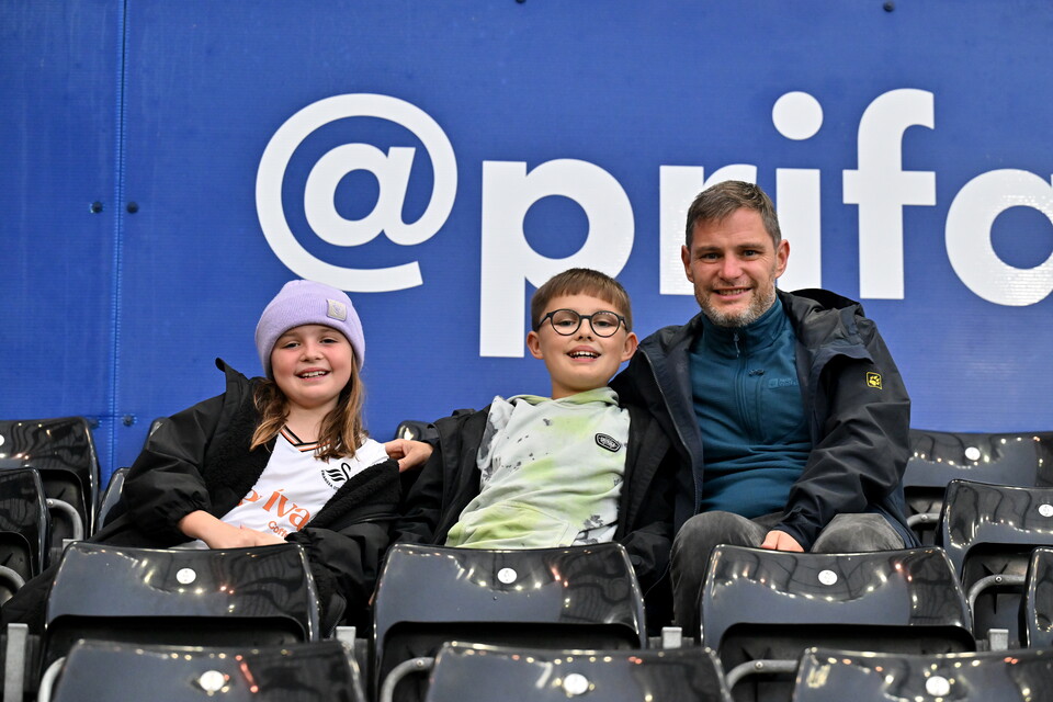 Fan Gallery | Swansea City v Nottingham Forest