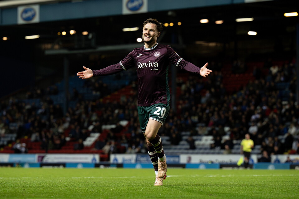 Liam Cullen celebration Blackburn away