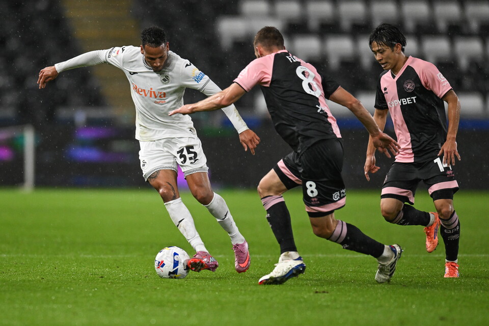 Gallery | Swansea City v QPR
