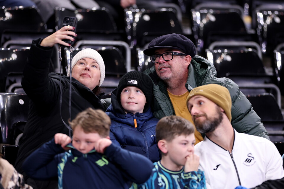 Fan Gallery | Swansea City v Manchester City
