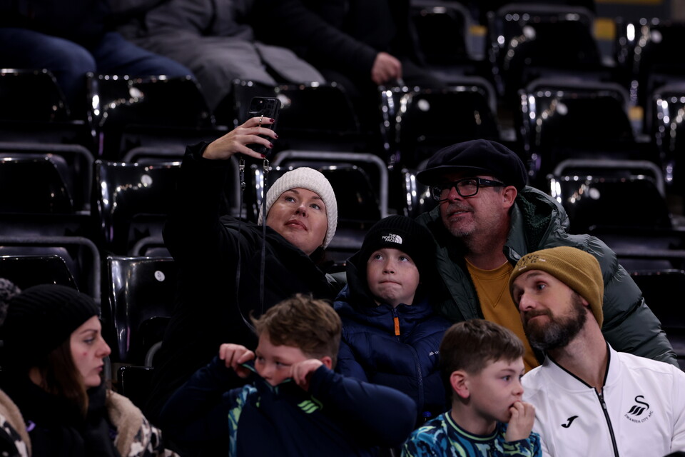 Fan Gallery | Swansea City v Manchester City