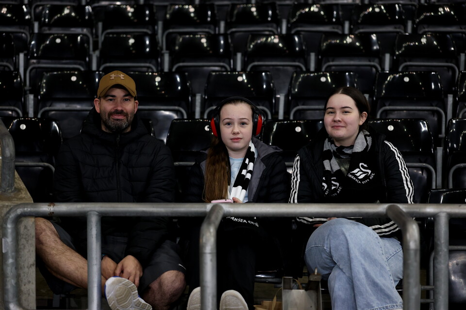 Fan Gallery | Swansea City v Manchester City