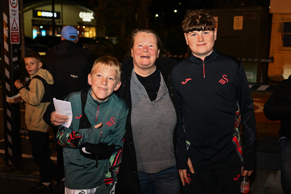 Fan Gallery | Swansea City v Manchester City