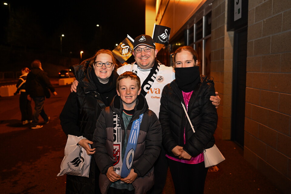 Fan Gallery | Swansea City v Manchester City