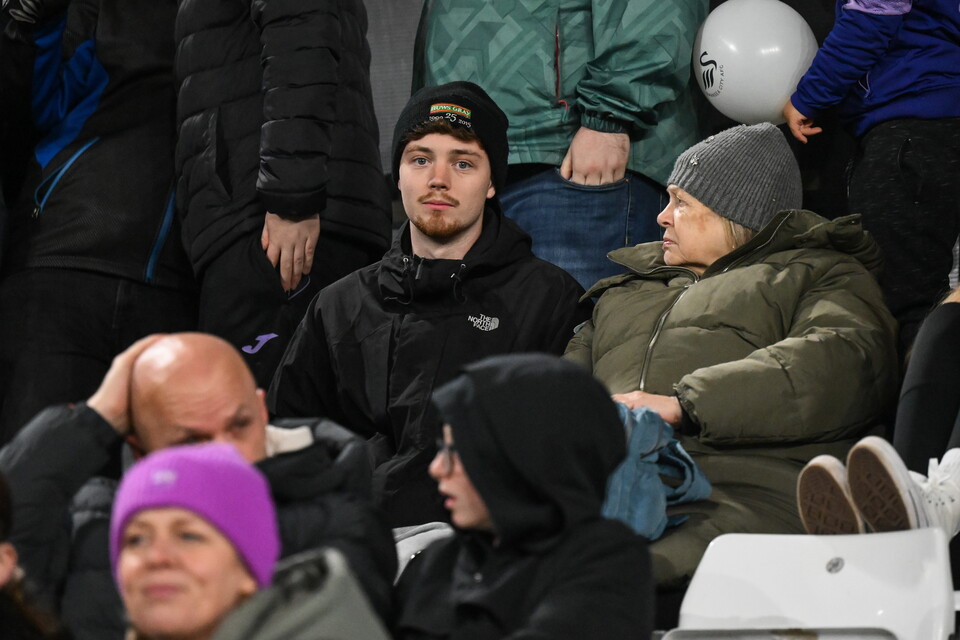 Fan Gallery | Swansea City v Manchester City