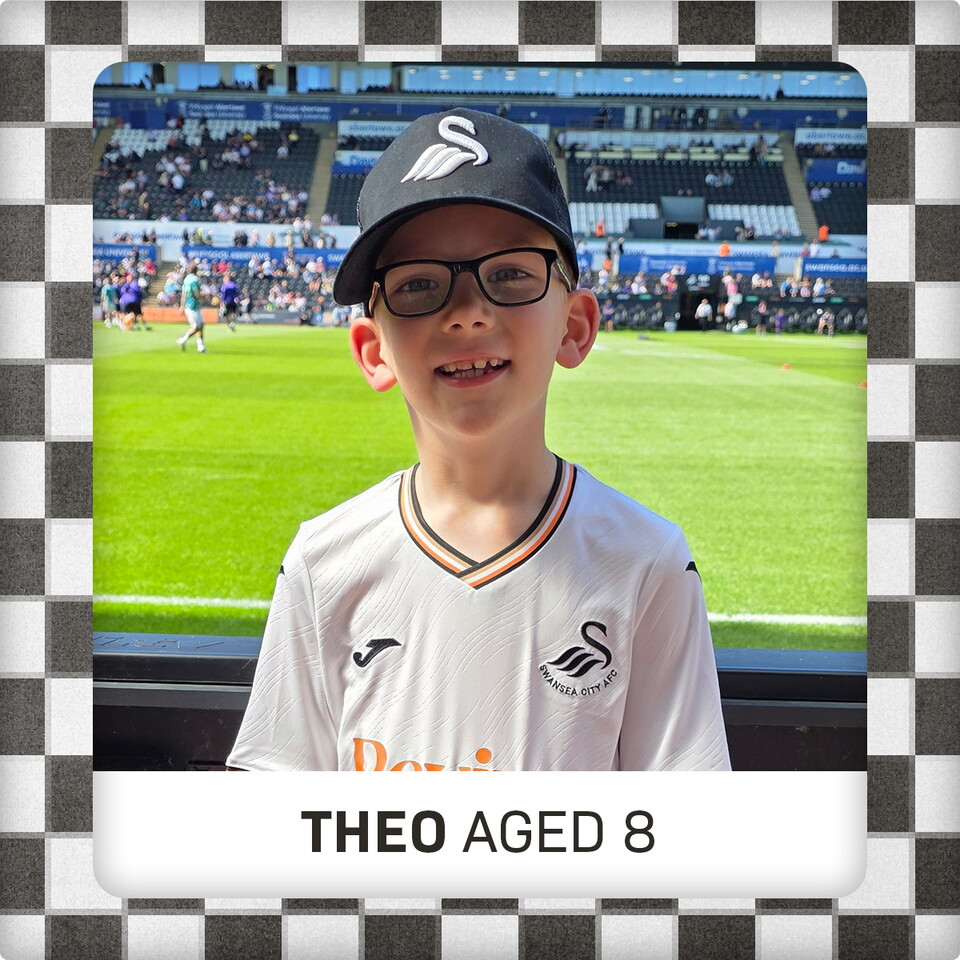 Theo, 8